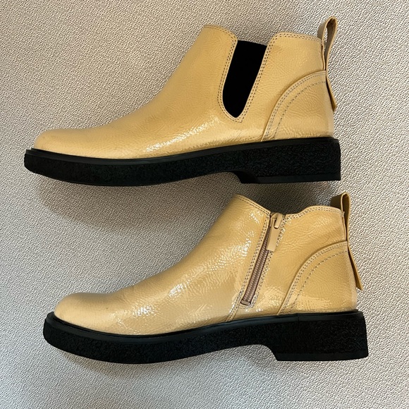 NWOT Franco Sarto Jellisa Patent Chelsea Boot in Beige - Picture 5 of 10